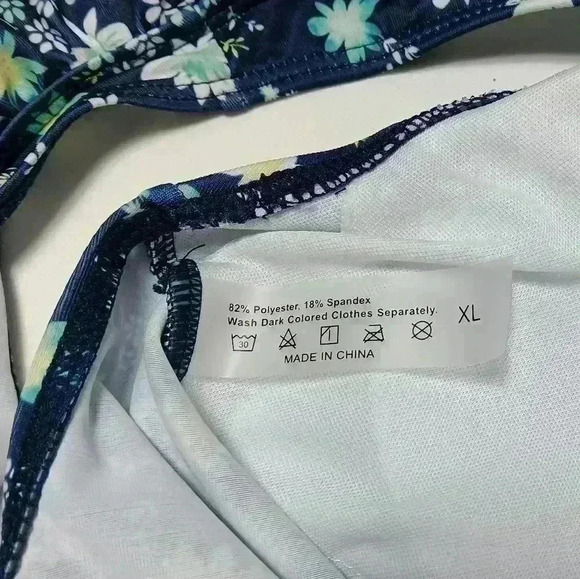 One Piece Flowered Ruffled Sleeve Swimsuit.  Ladies size Xl - Picture 5 of 5